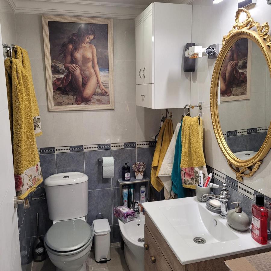 Shared Accommodation A Room With A View Of The Garden Siviglia Esterno foto
