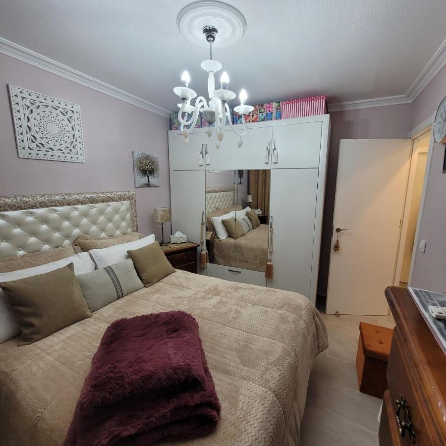 Shared Accommodation A Room With A View Of The Garden Siviglia Esterno foto